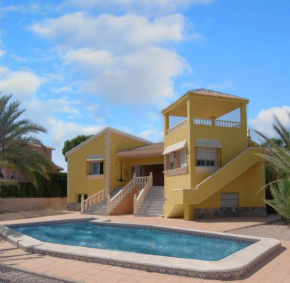 Villa en Veneziola con atracadero privado